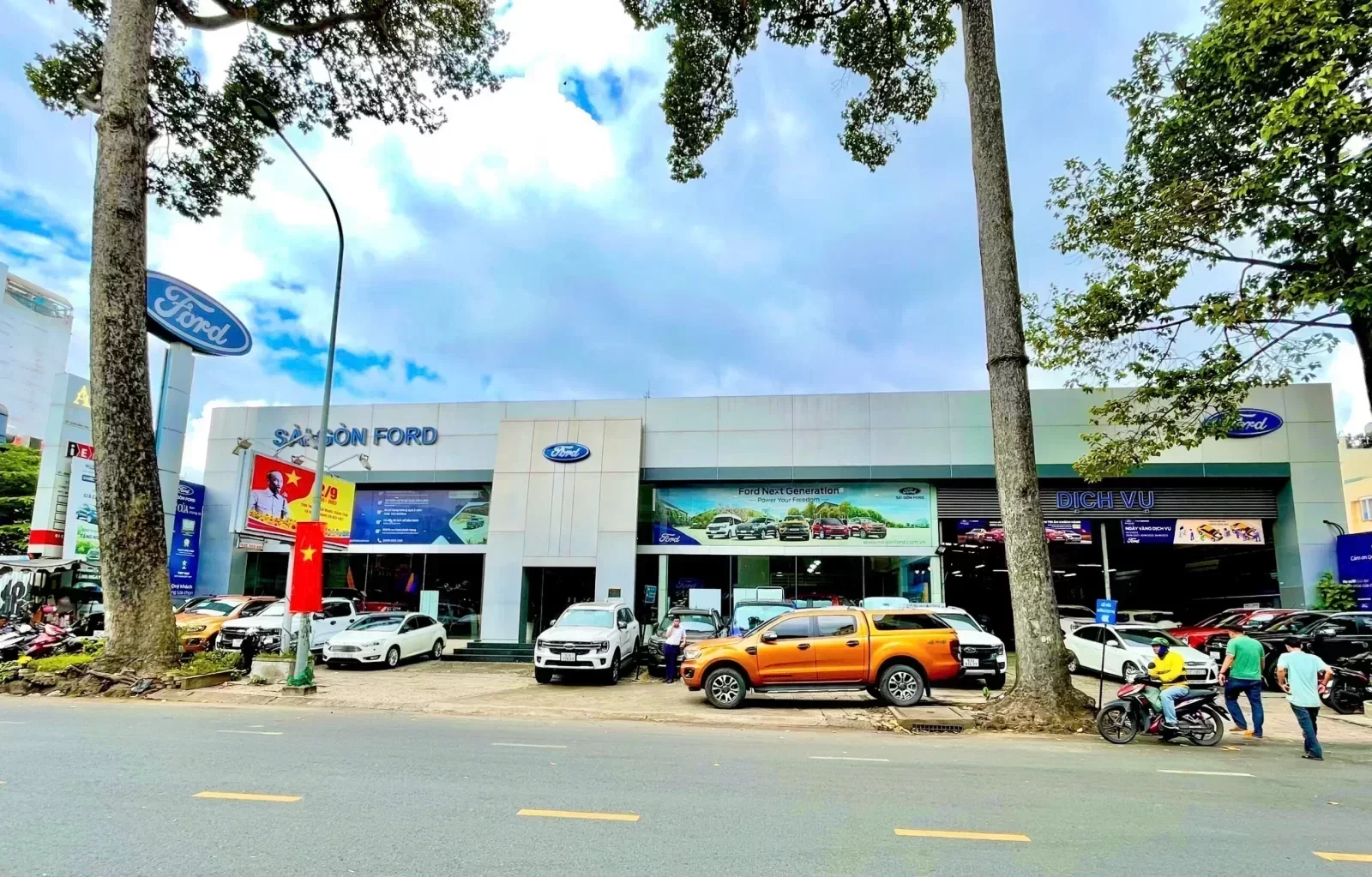 Địa điểm hỗ trợ xem xe tại Sài Gòn